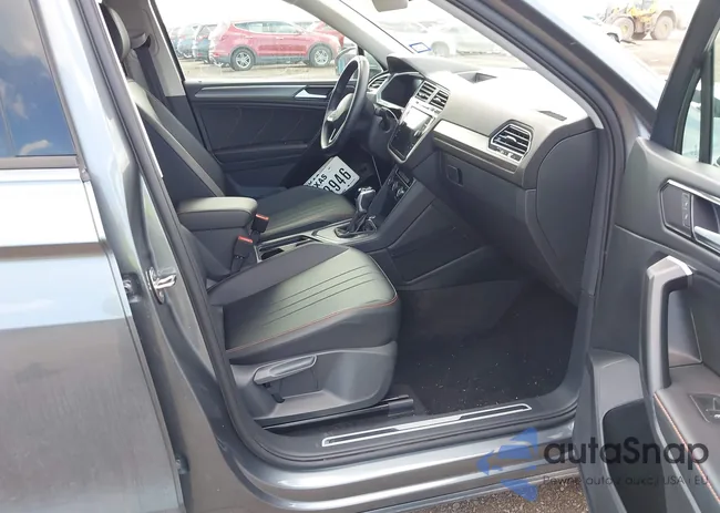 3VV6B7AX0RM223515: 44014307