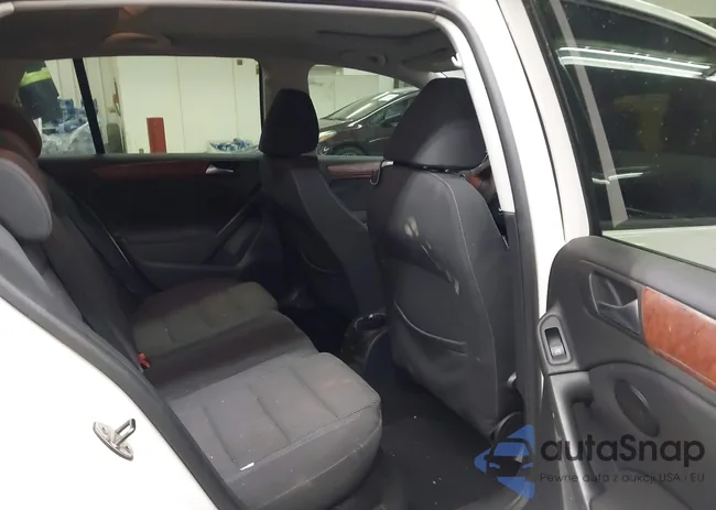 WVWDB7AJ5AW386084: 44015743