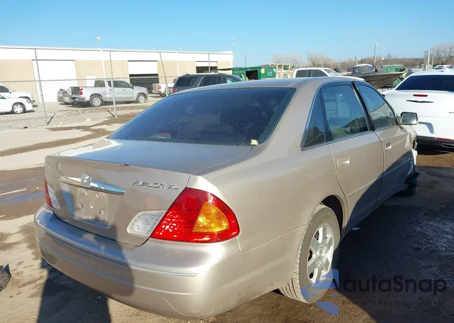 4T1BF28B52U251063: 44015817