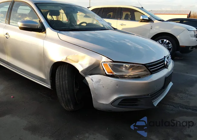 3VWDP7AJ5DM209702: 44015826