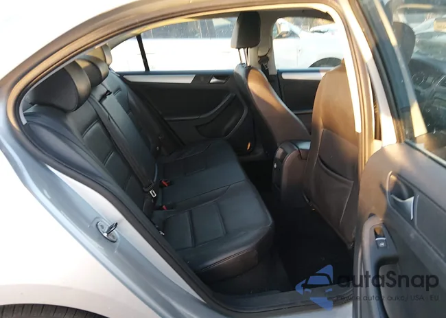 3VWDP7AJ5DM209702: 44015826