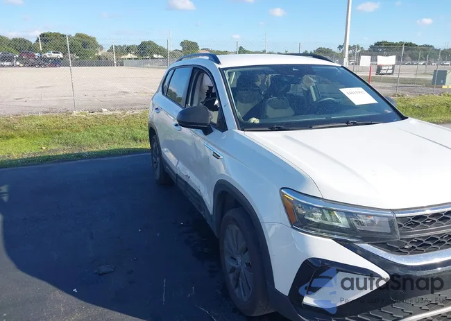 3VV5X7B20RM085216: 44015902