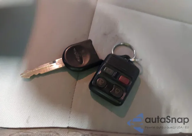 1FMFU15548LA84130: 44015963