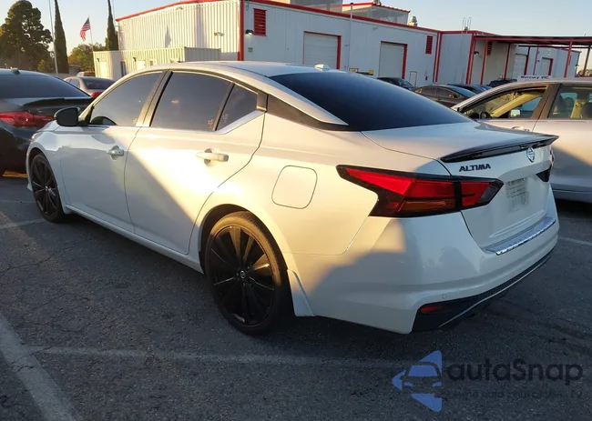 1N4BL4CV1NN330096: 44015974