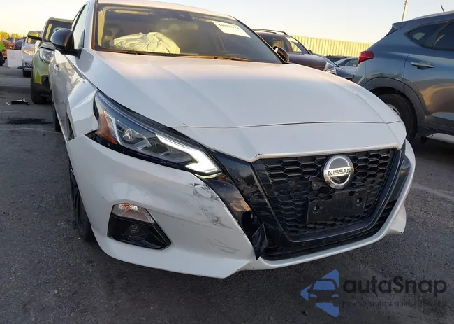 1N4BL4CV1NN330096: 44015974