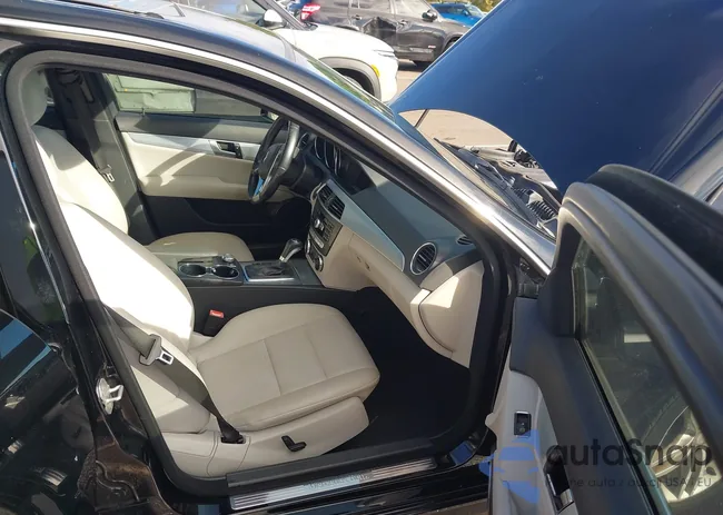 WDDGF4HB3DA755143: 44016107