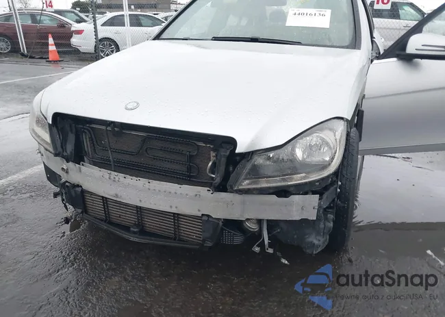 WDDGF4HB3EG225754: 44016136