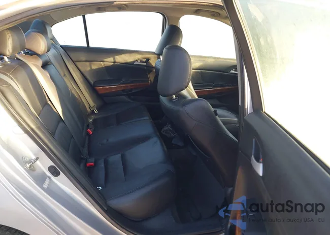 1HGCP2F83BA143718: 44016157