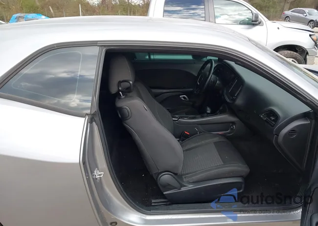 2C3CDZAG9GH323118: 44016214