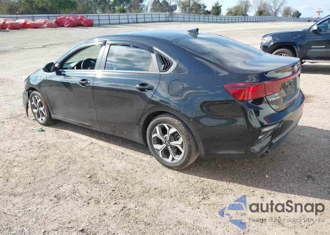 3KPF24AD4ME345851: 44015377