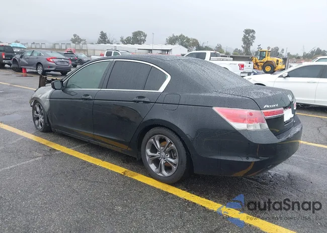 1HGCP2F69BA043136: 44015546