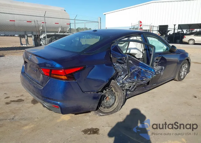 1N4BL4CV0MN313658: 44015568