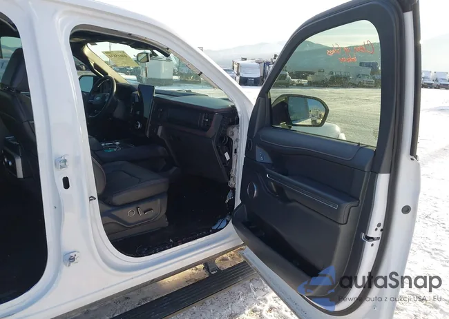 1FMJK2AT5NEA36677: 44015634