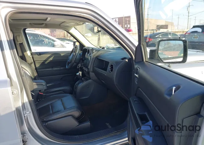 1C4NJRFB6GD658621: 44016741