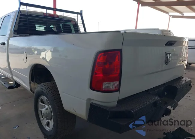 3C6UR5HJ9JG284282: 44017045