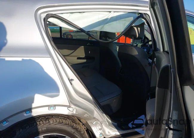 KNDPR3A69H7146036: 44017100