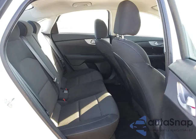 3KPF24AD7RE767734: 44016294