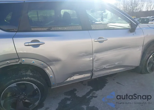 JN8BT3BB8SW143749: 44016585