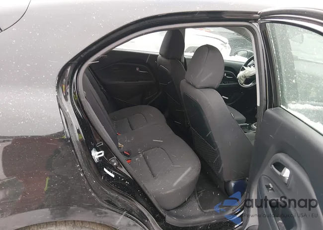 KNADN5A33G6659915: 44017729