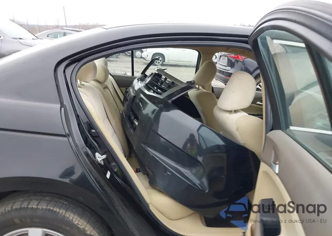 1HGCP2F37AA121515: 44017818