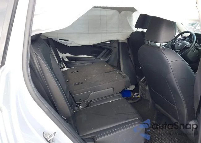 3VV2B7AX0KM051653: 44018043