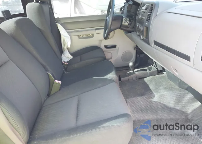 1GCNKPEA2CZ338266: 44018071