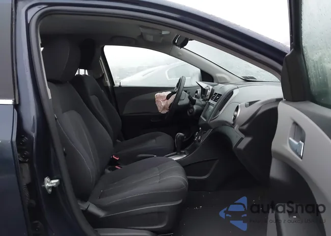 1G1JC6SGXF4205781: 44018133