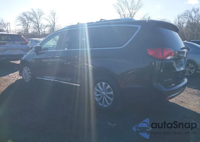 2C4RC1BG2KR715269: 44017298