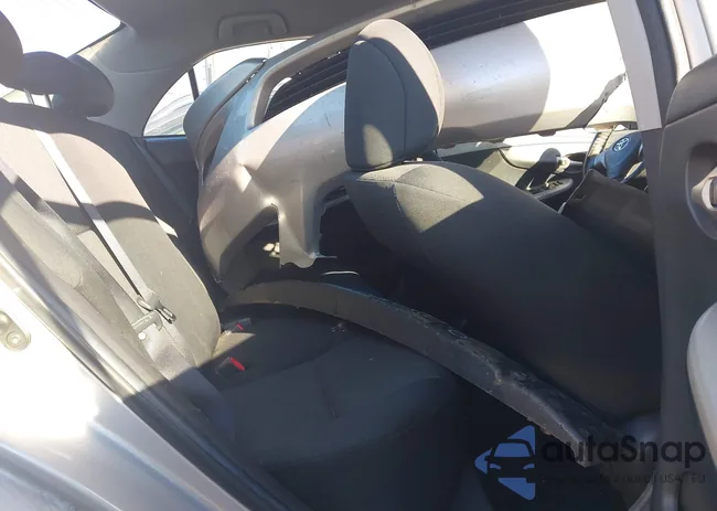 2T1BU4EE6AC526200: 44017353