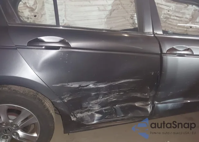 1HGCP2F68BA110812: 44017508