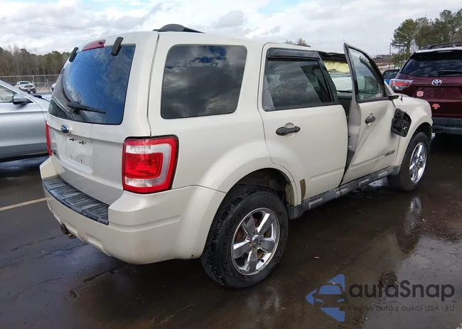 1FMCU031X8KC15810: 44018673