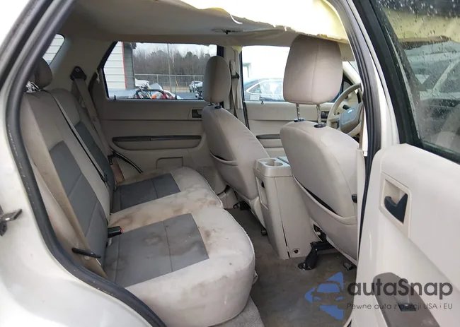 1FMCU031X8KC15810: 44018673