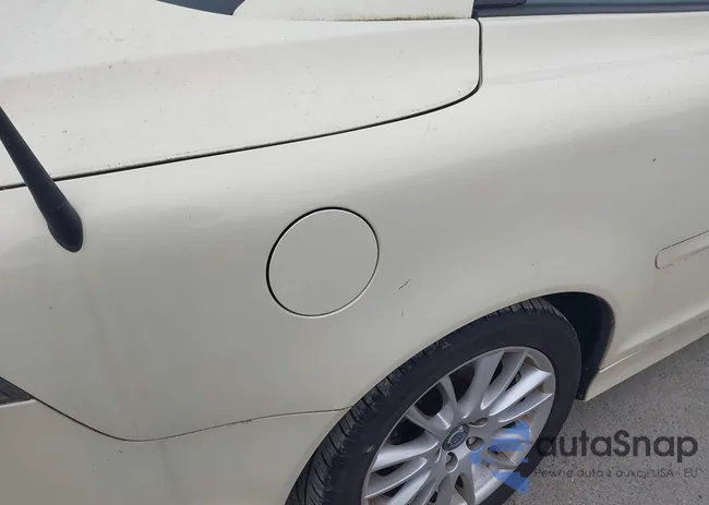 YV1MC67299J072741: 44018837