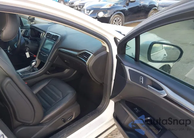 3FA6P0LUXDR208340: 44018908