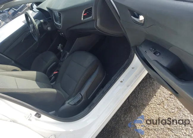 3KPC24A32JE034893: 44018511