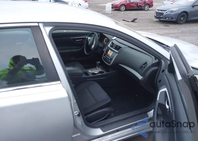 1N4AL3AP5HC207086: 44018531