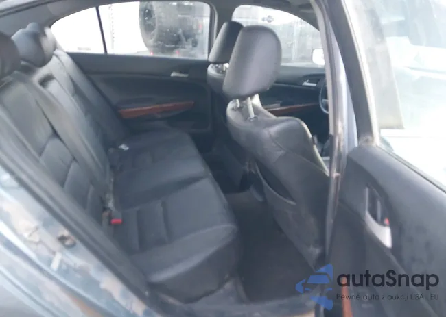 1HGCP2F81BA156256: 44018568