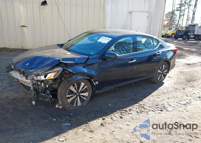 1N4BL4EW8KC153799: 44019649