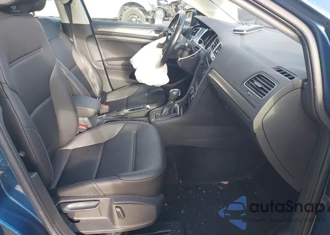 3VWG17AU6JM259643: 44019653