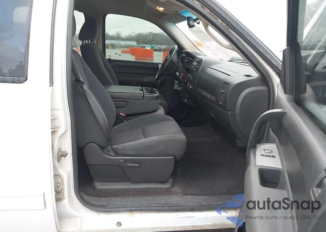 1GCHK53699F163587: 44019777