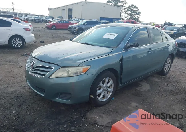 4T1BF3EK8BU743810: 44019982