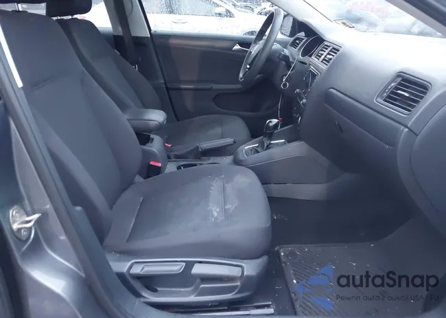 3VW267AJ6GM289624: 44020038