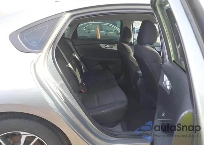 3KPF24AD7RE714564: 44020137