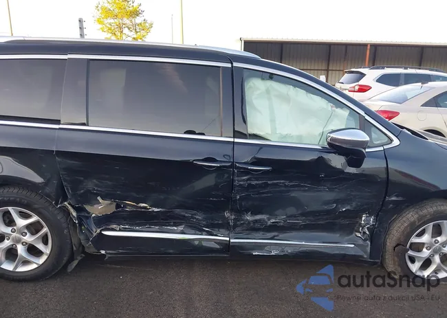 2C4RC1GG0LR284893: 44019335