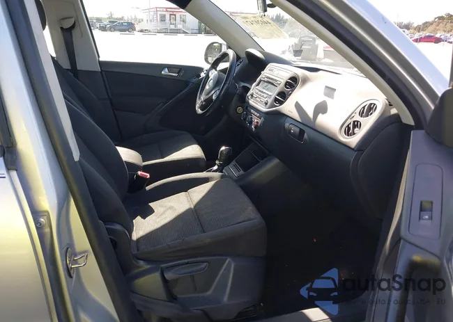 WVGAV3AX4DW560623: 44020747