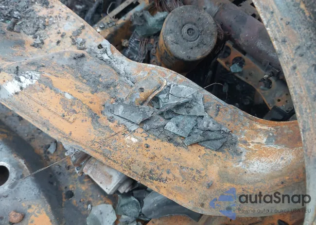 5NPE24AF8HH586455: 44020771