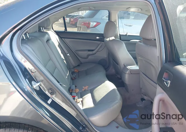 JH4CL96817C010047: 44020893