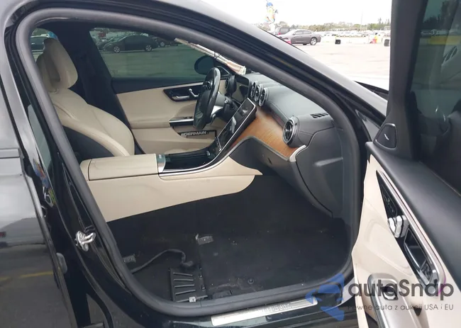 W1KAF4GB1PR086741: 44021070