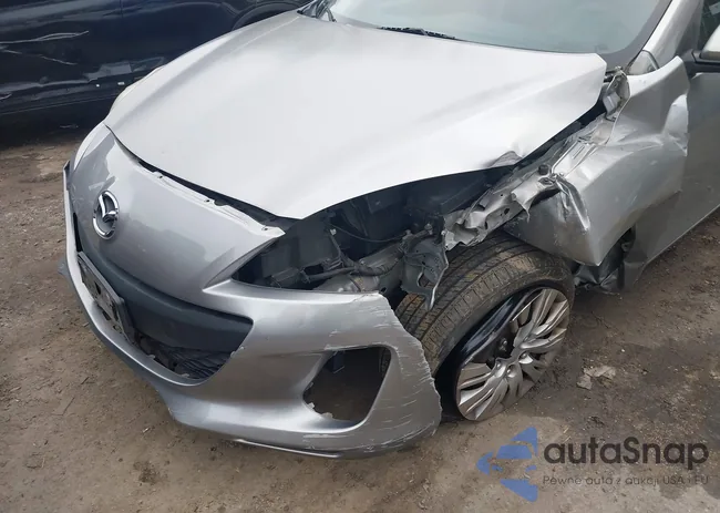 JM1BL1TG9D1843810: 44021179