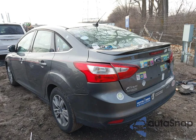 1FAHP3H21CL333743: 44021685